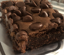 Load image into Gallery viewer, Chocolate Chip Fudge Brownies
